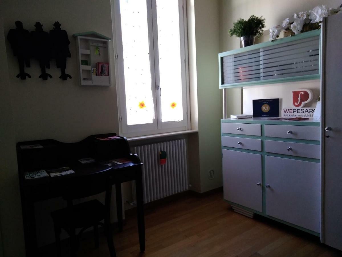 페자로 Il Vicolo 48 B&B 외부 사진